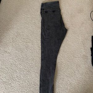 Dark grey acidic-wash leggings